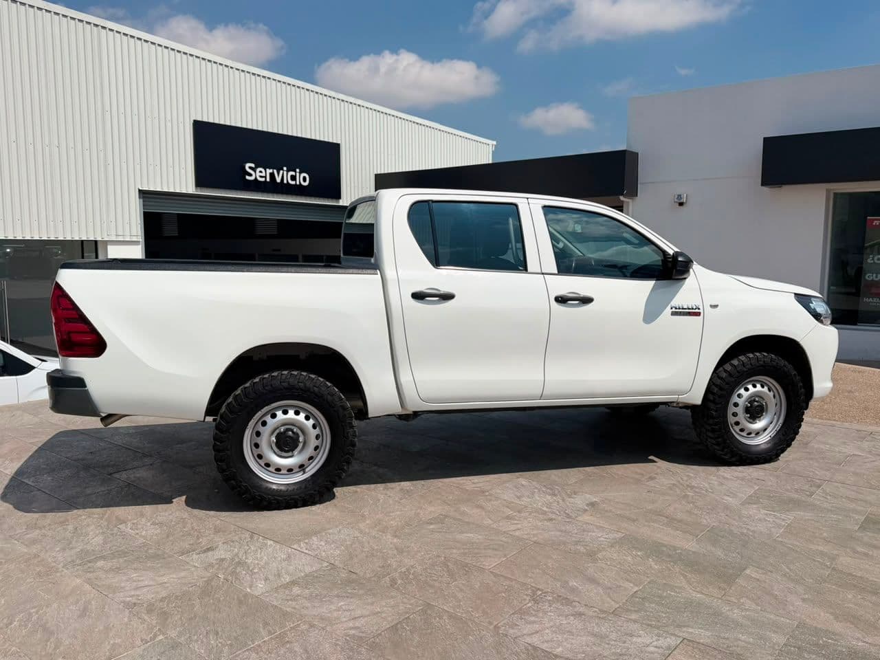 Toyota Hilux 2023 — foto 6