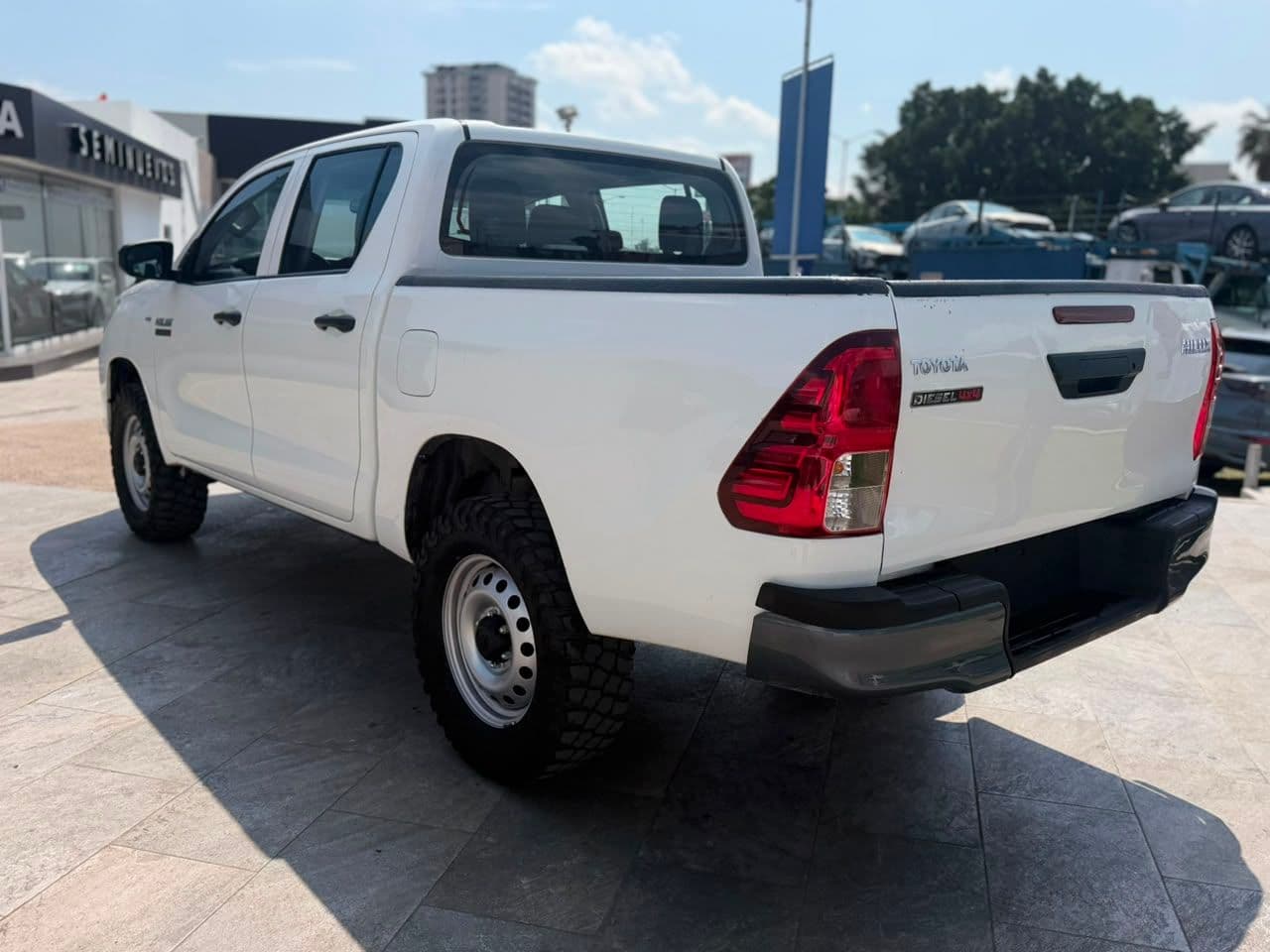 Toyota Hilux 2023 — foto 5