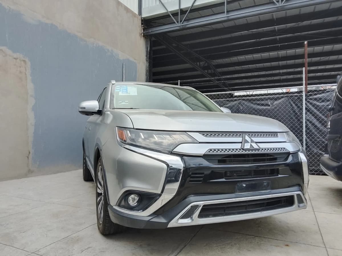 Mitsubishi Outlander 2019 — foto 4