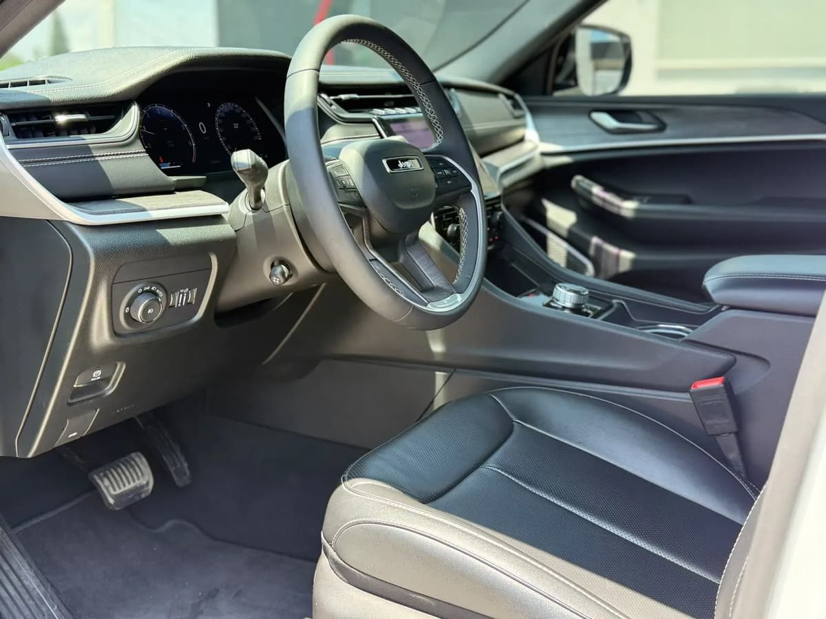 Jeep Grand Cherokee 2025 — foto 8