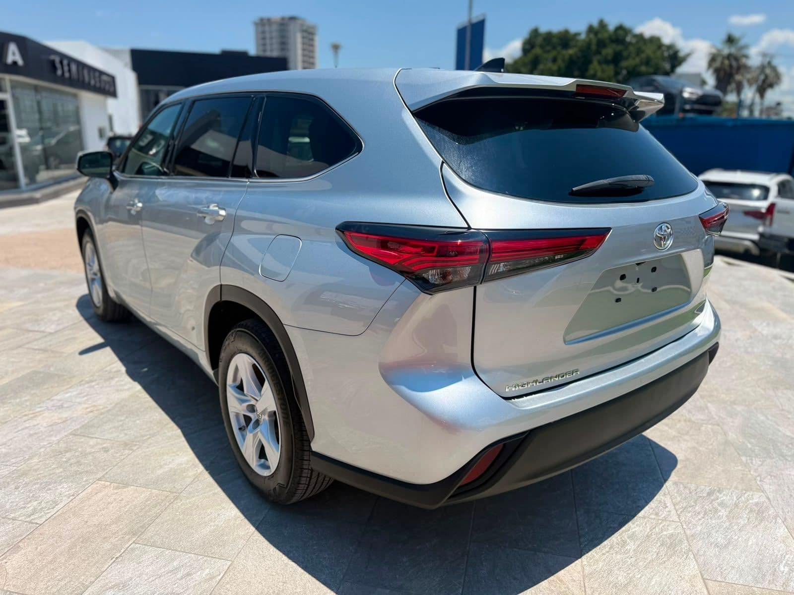 Toyota Highlander 2022 — foto 6