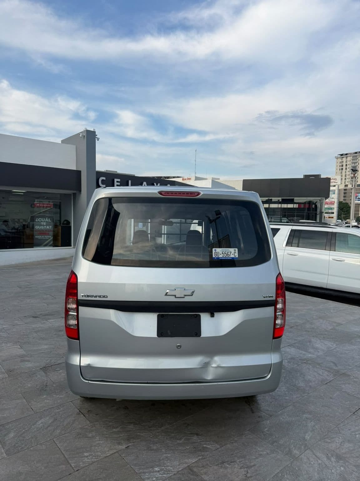 Chevrolet Tornado 2023 — foto 8