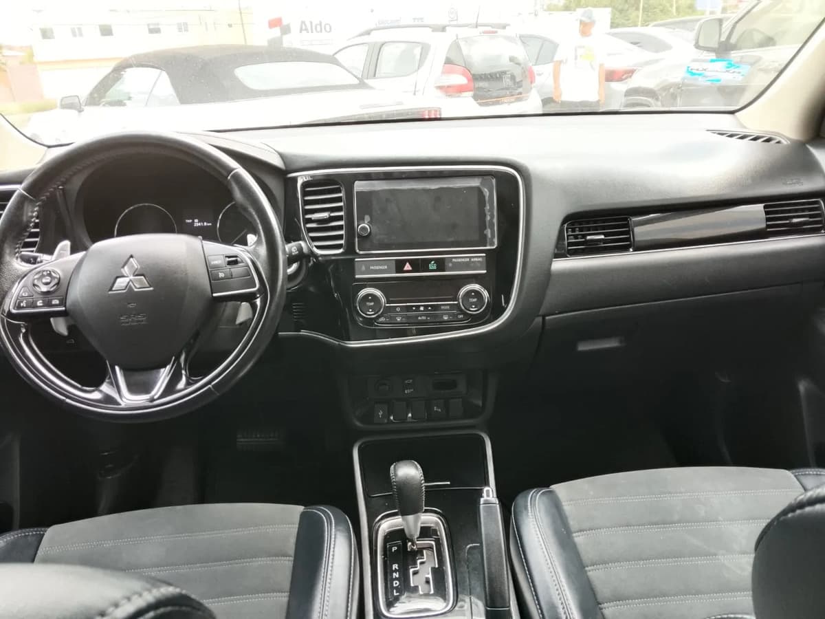 Mitsubishi Outlander 2019 — foto 6