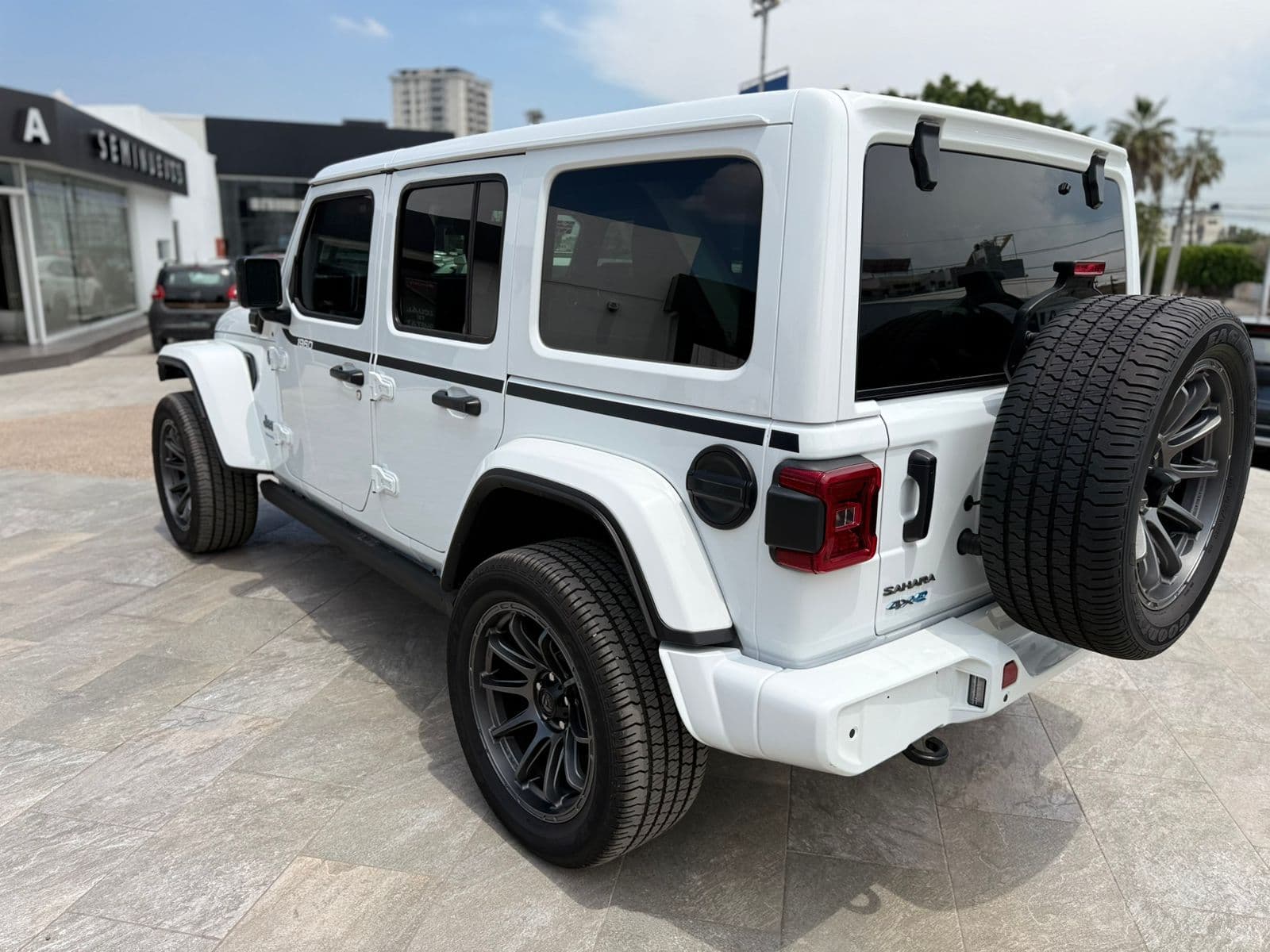 Jeep Wrangler 2025 — foto 7