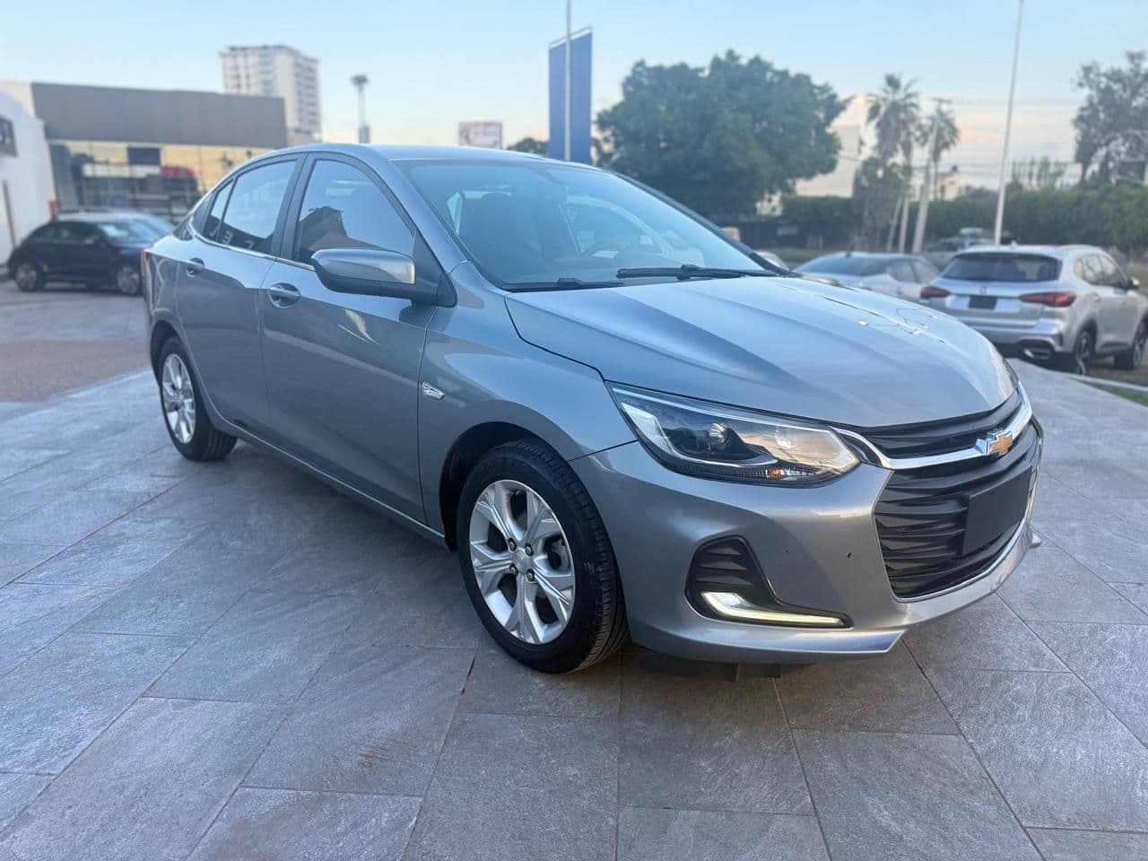 Chevrolet Onix 2023 — foto 2