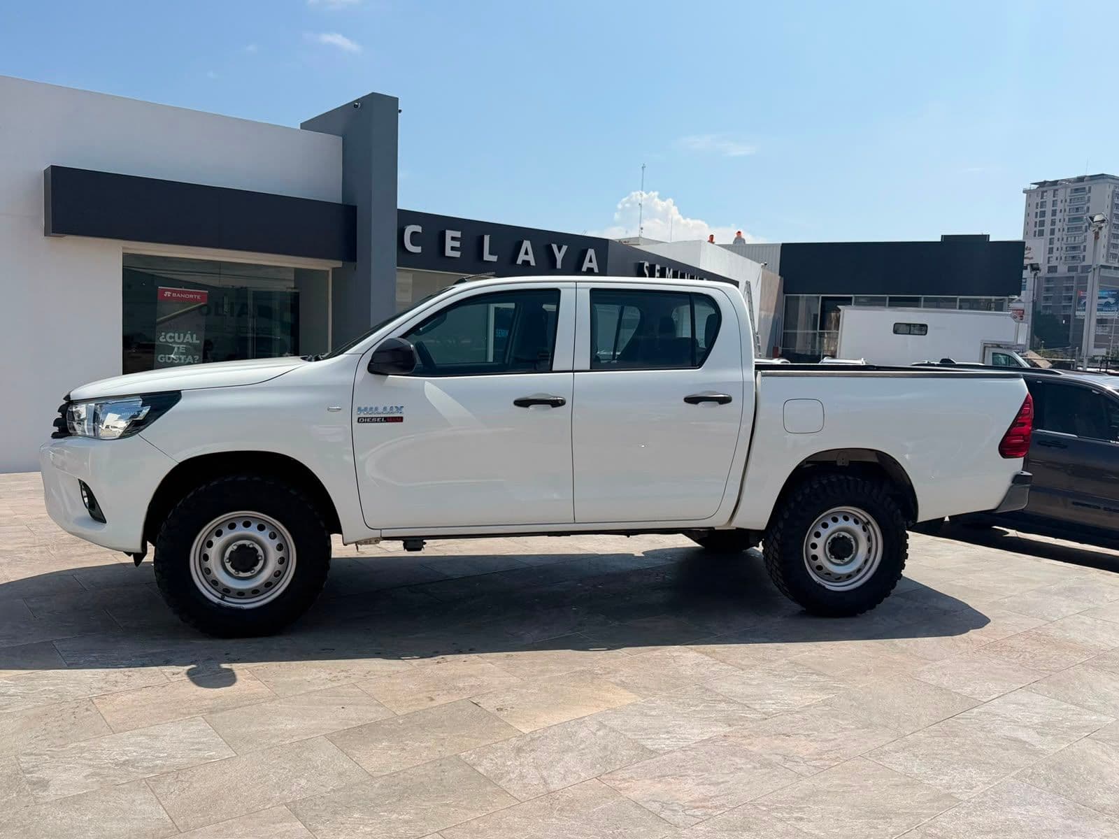 Toyota Hilux 2023 — foto 4