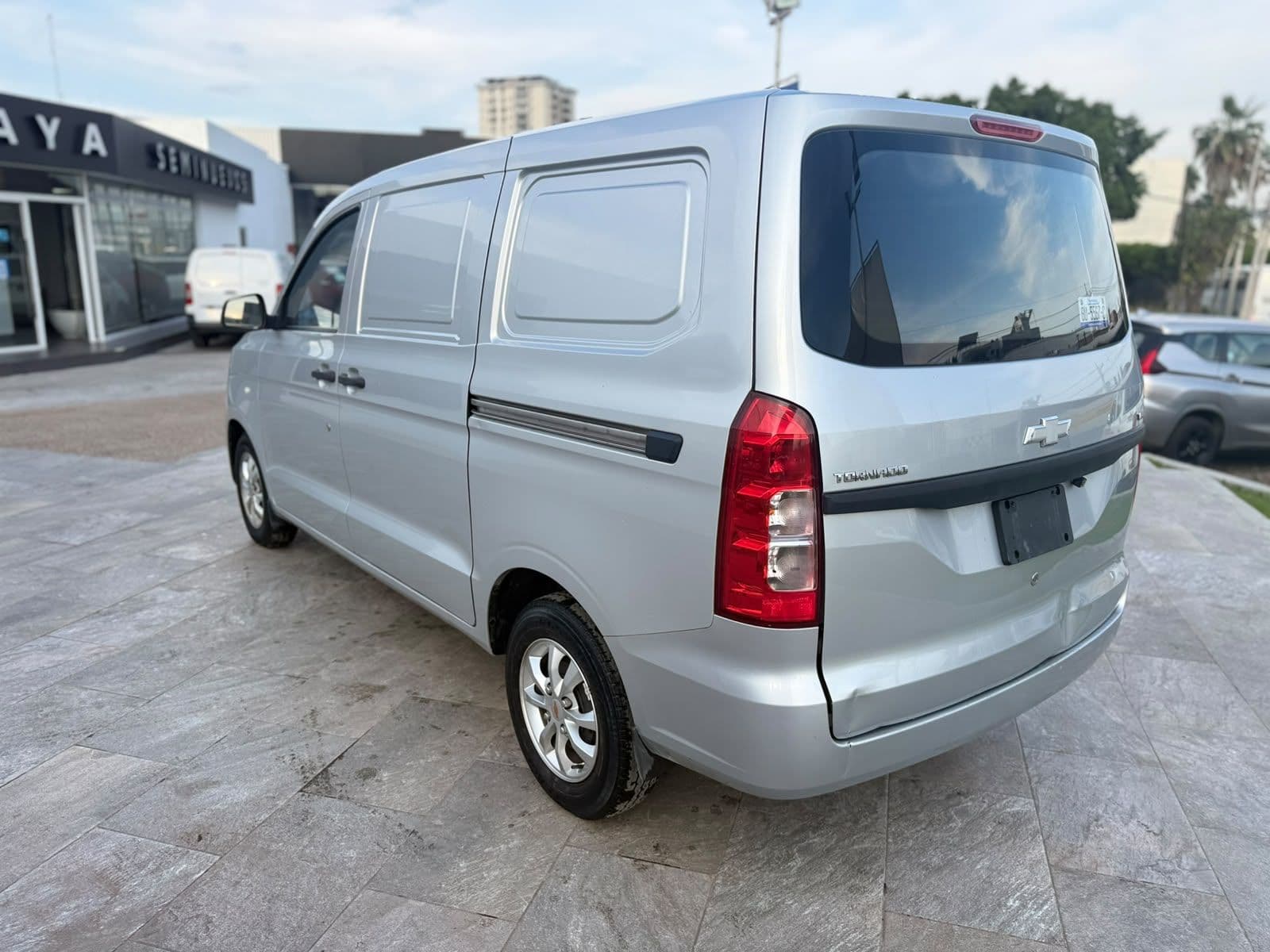 Chevrolet Tornado 2023 — foto 7