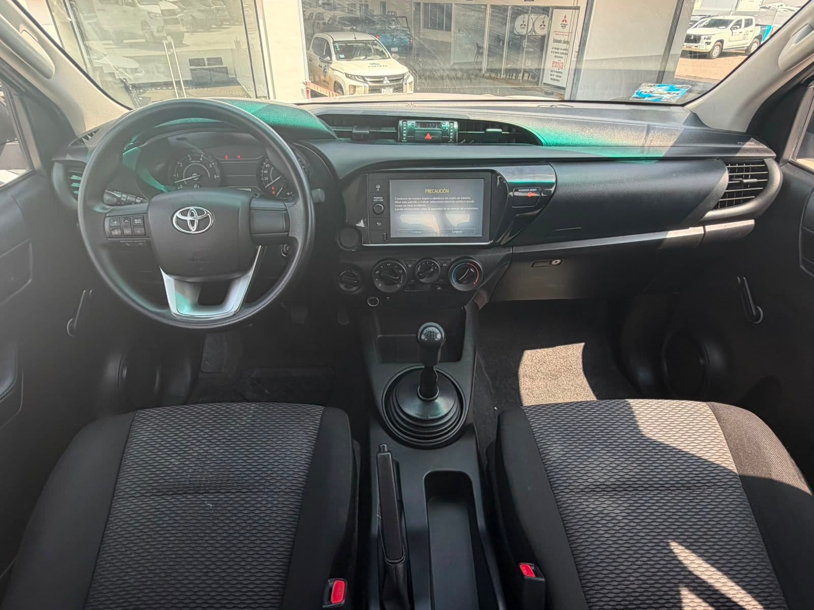 Toyota Hilux 2023 — foto 10