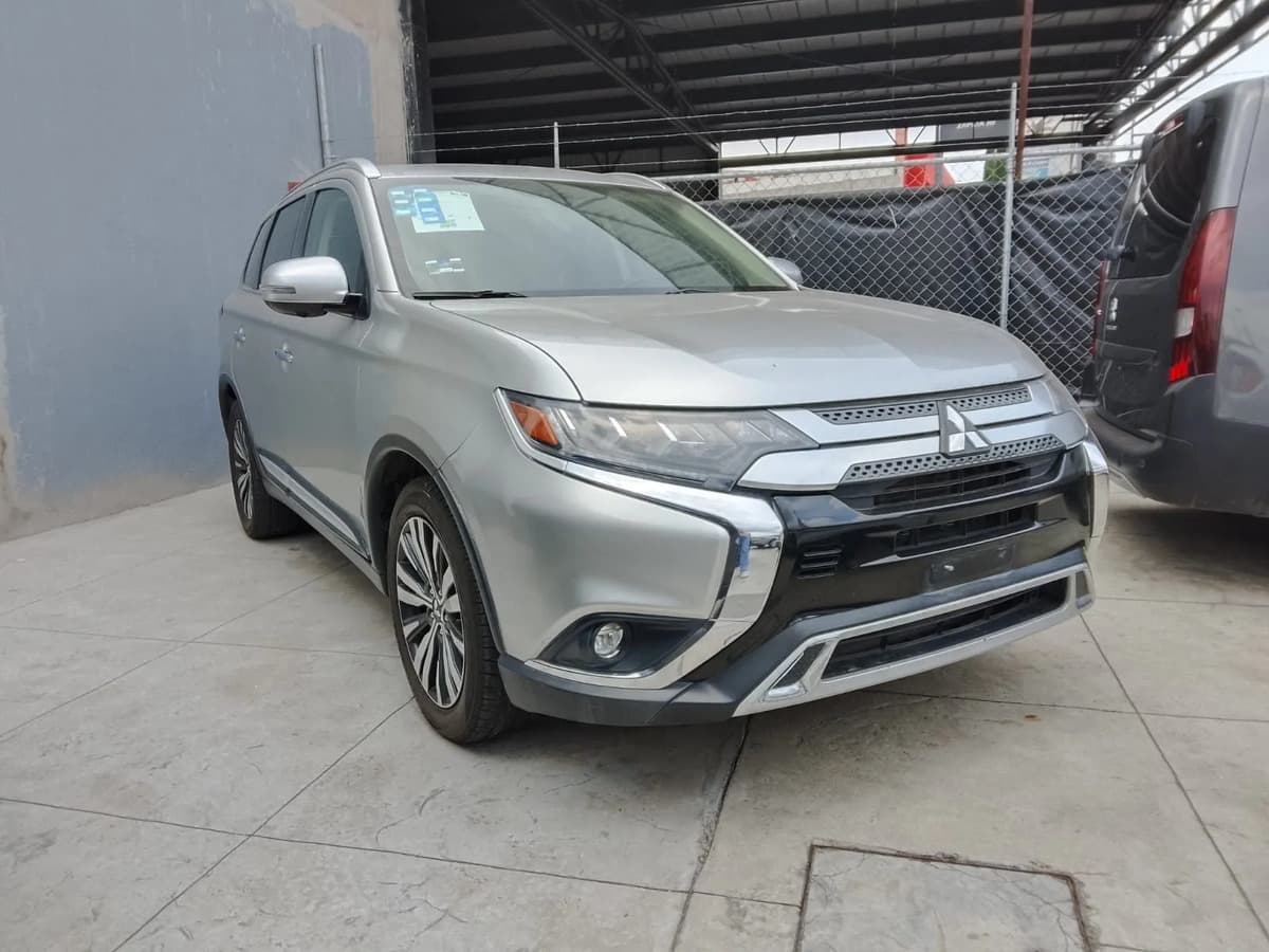 Mitsubishi Outlander 2019 — foto 2