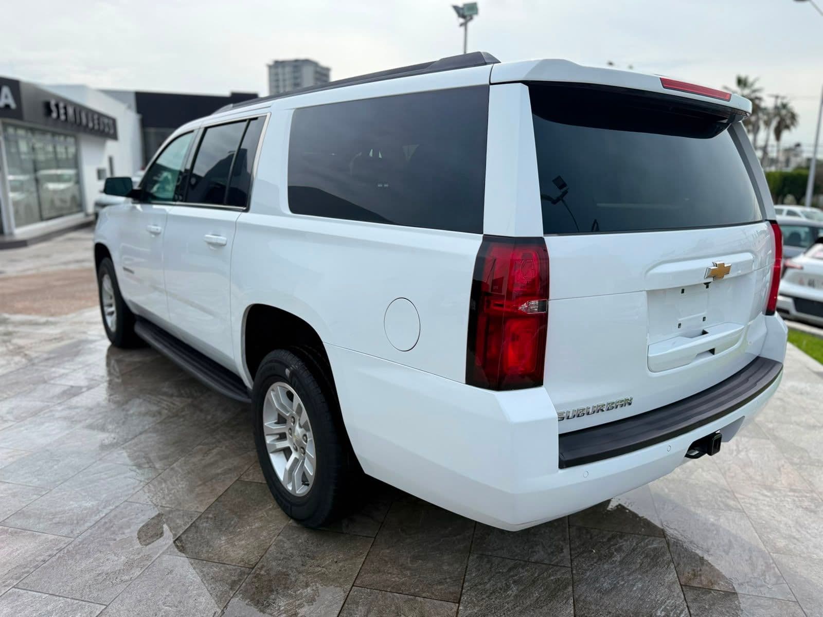 Chevrolet Suburban 2020 — foto 6