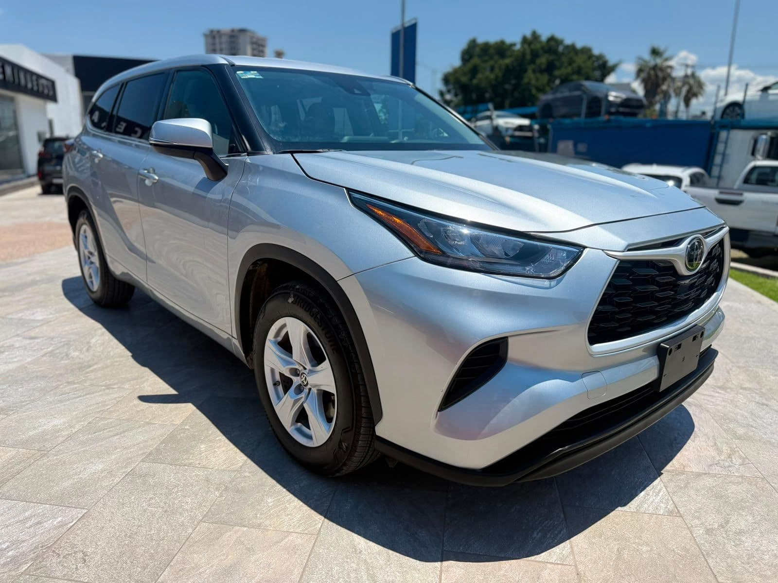 Toyota Highlander 2022 — foto 2