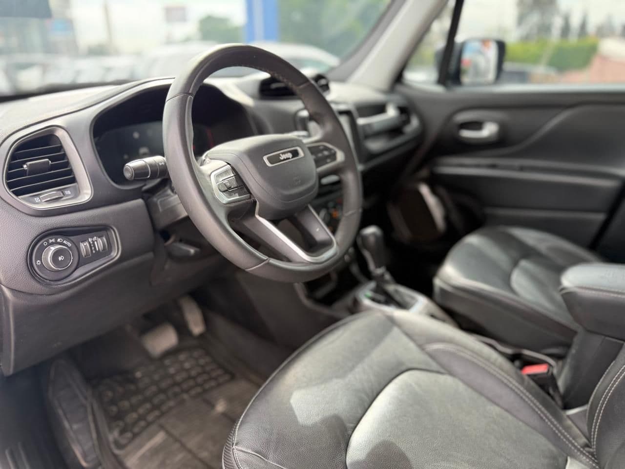 Jeep Renegade 2024 — foto 8
