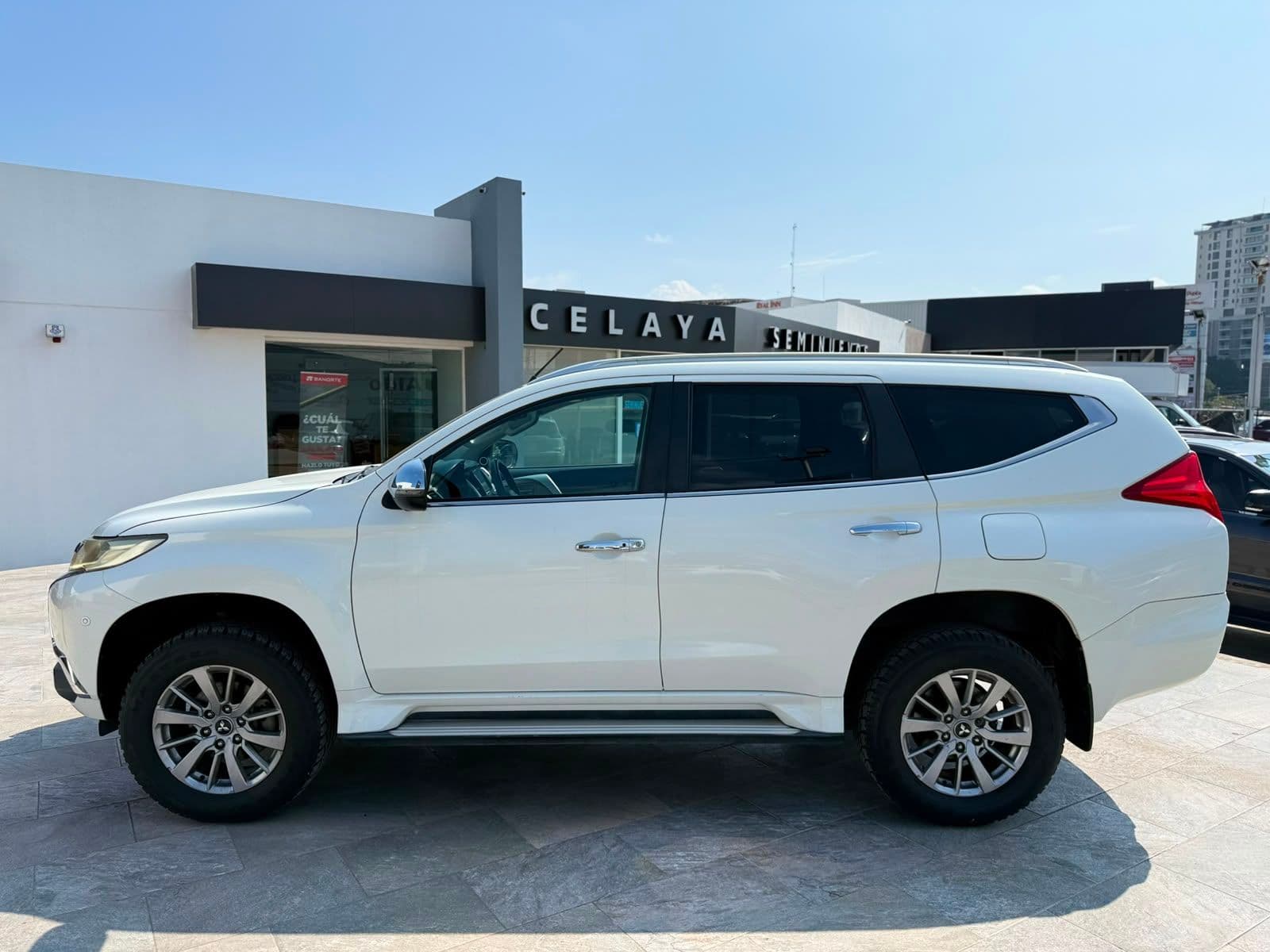Mitsubishi Montero 2018 — foto 4